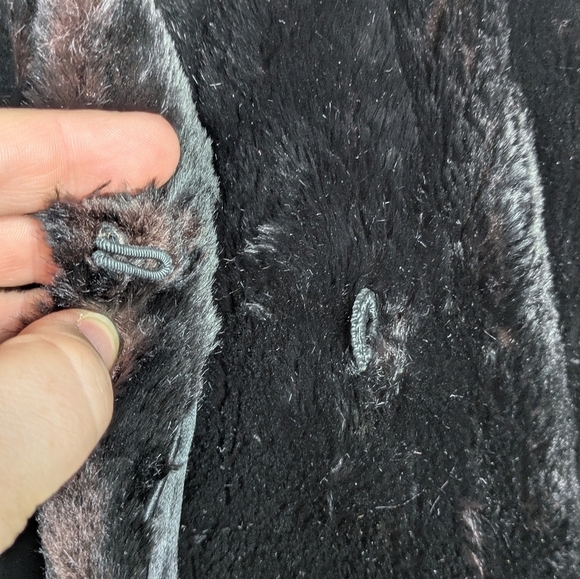 Vintage black/dark brown fur cape OS - Picture 4 of 12